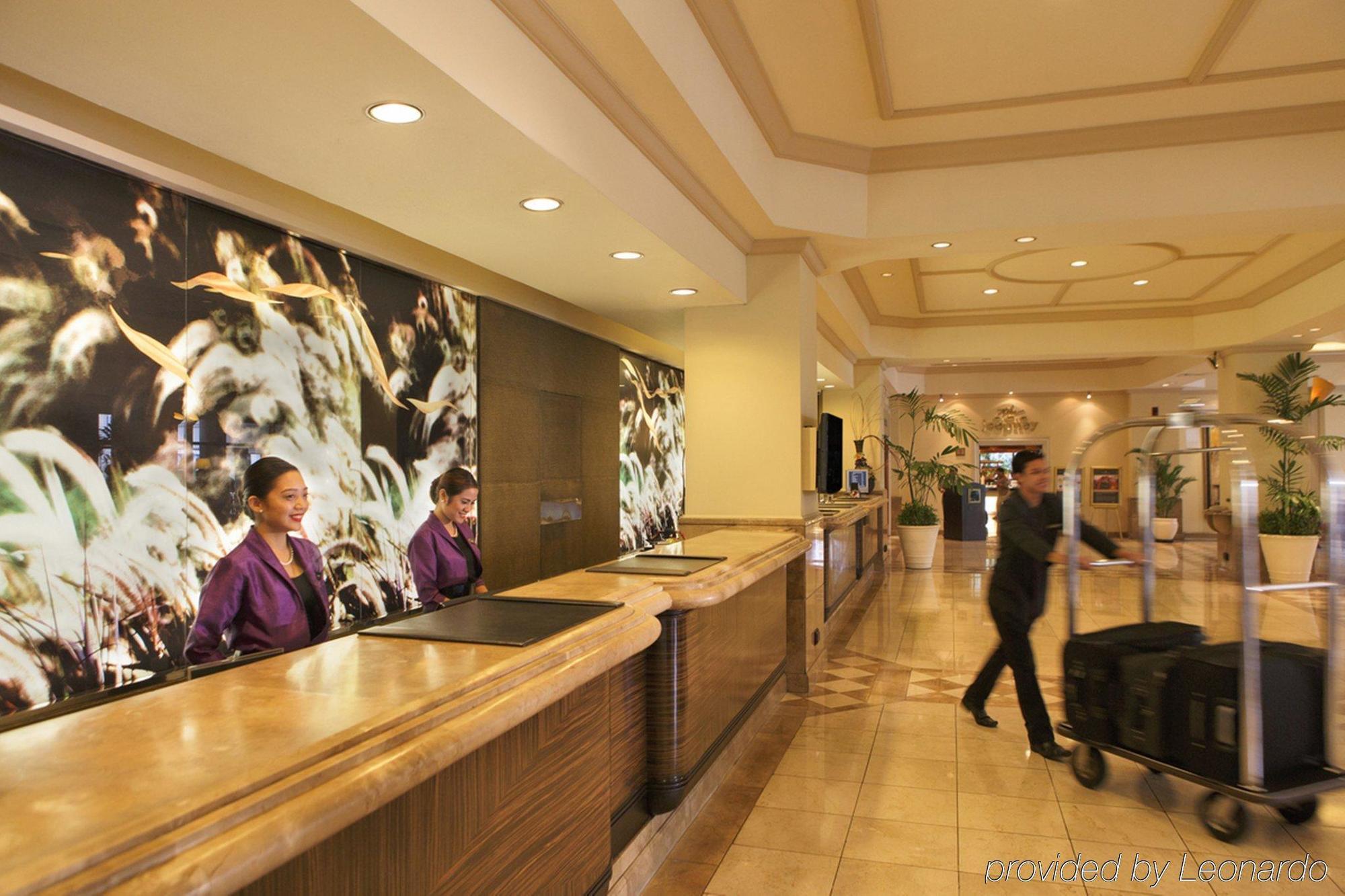 Отель Intercontinental Manila Макати Экстерьер фото