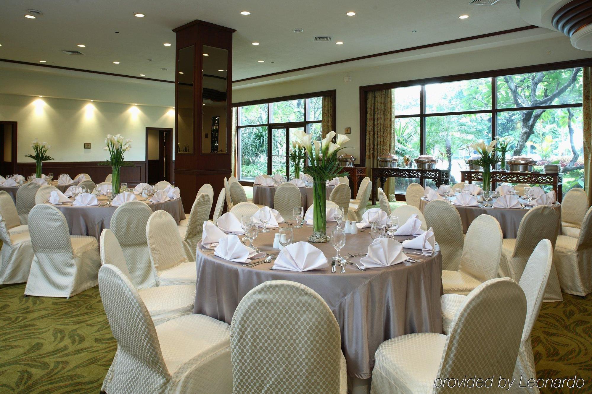 Отель Intercontinental Manila Макати Ресторан фото