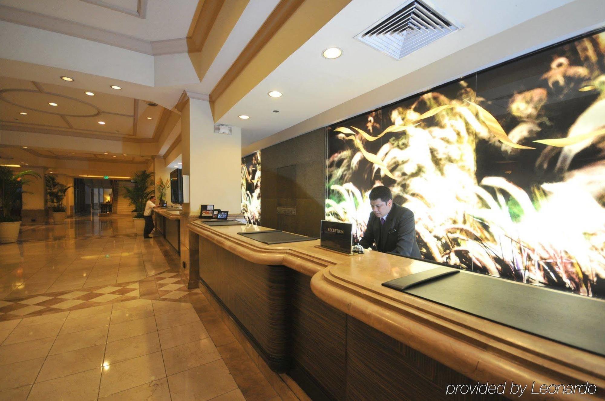 Отель Intercontinental Manila Макати Интерьер фото